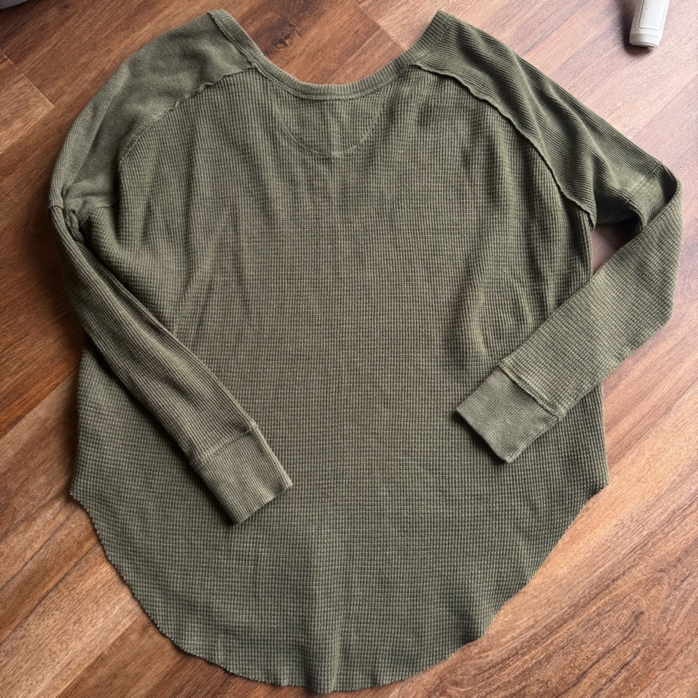 TNA Waffle Knit Olive Long Sleeve Top Slouchy Relaxed Casual Minimalist Lounge - Picture 6 of 9